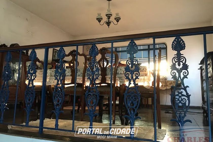 Casa &agrave; venda - 233m&sup2; - Centro