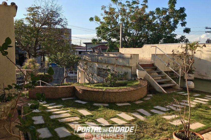Casa para alugar - 296m&sup2; - Centro