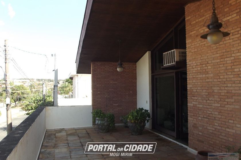 Casa &agrave; venda - 376m&sup2; - Centro