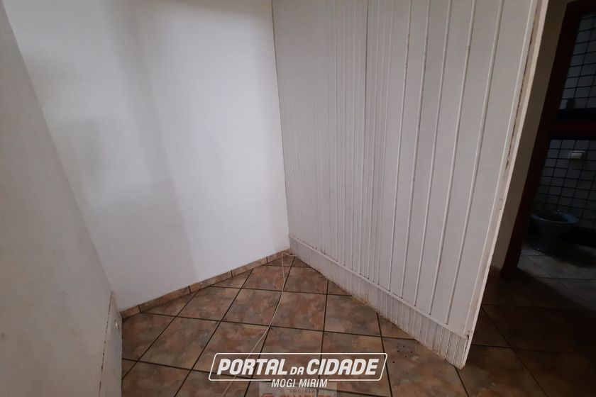Sal&atilde;o Comercial para alugar - 200m&sup2; - Centro