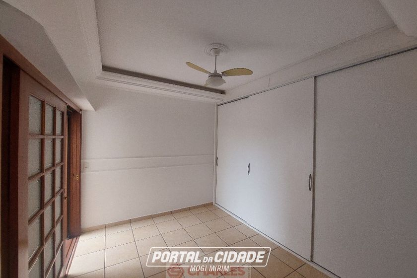 Casa &agrave; venda - 240m&sup2; - Centro