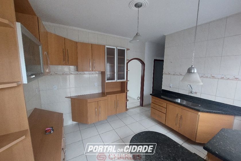 Casa &agrave; venda - 240m&sup2; - Centro