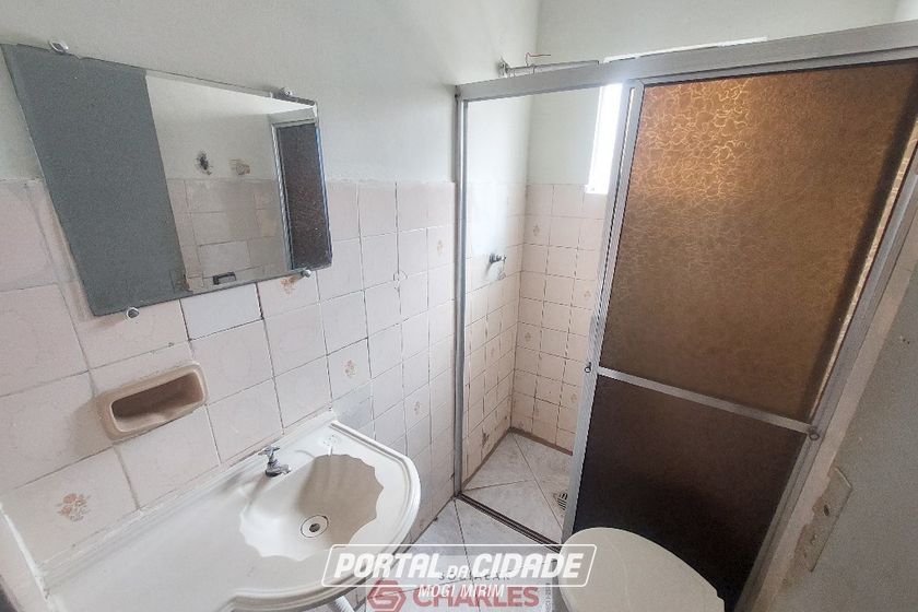Terreno &agrave; venda - 84m&sup2; - Centro