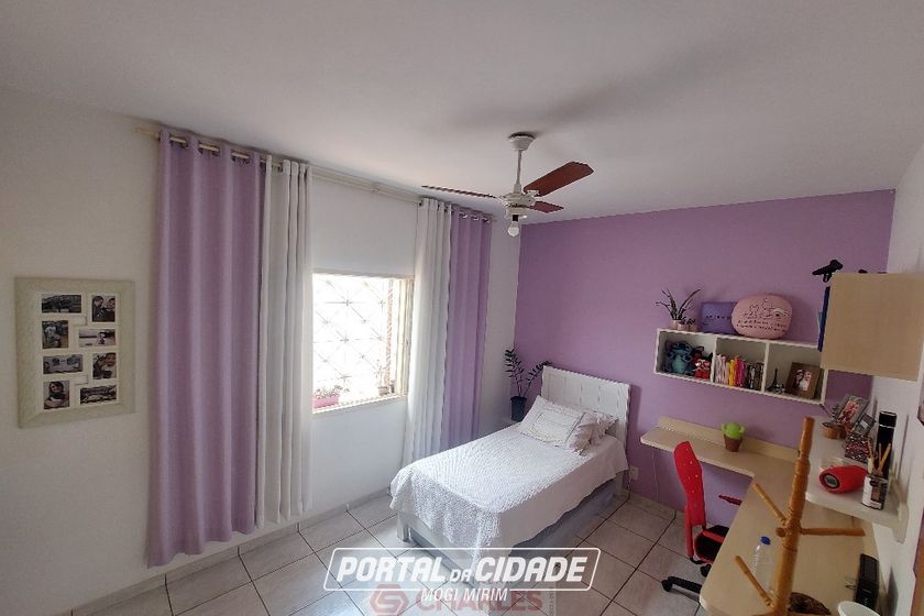 Casa &agrave; venda - 210m&sup2; - Centro