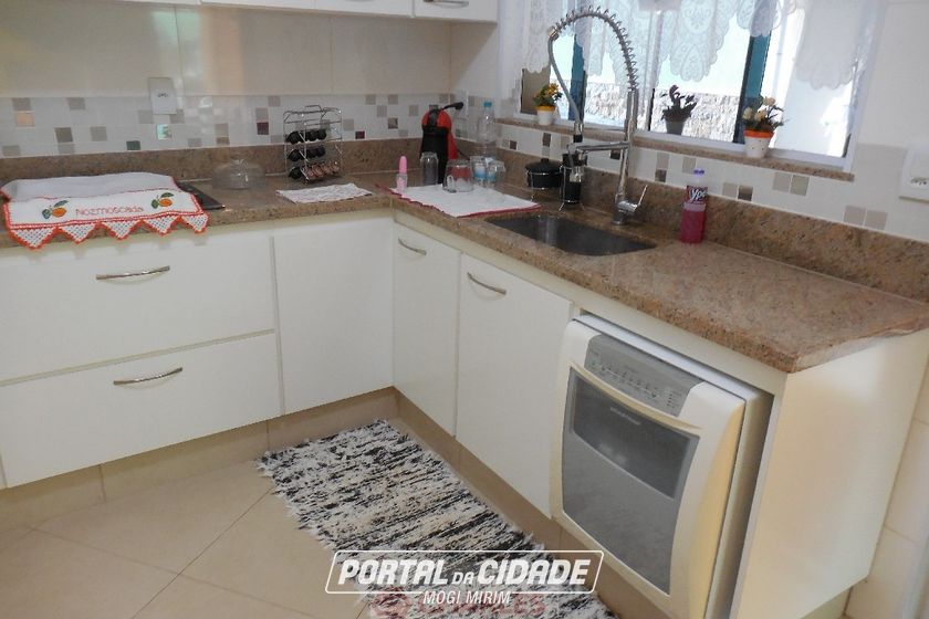 Casa &agrave; venda - 250m&sup2; - Centro