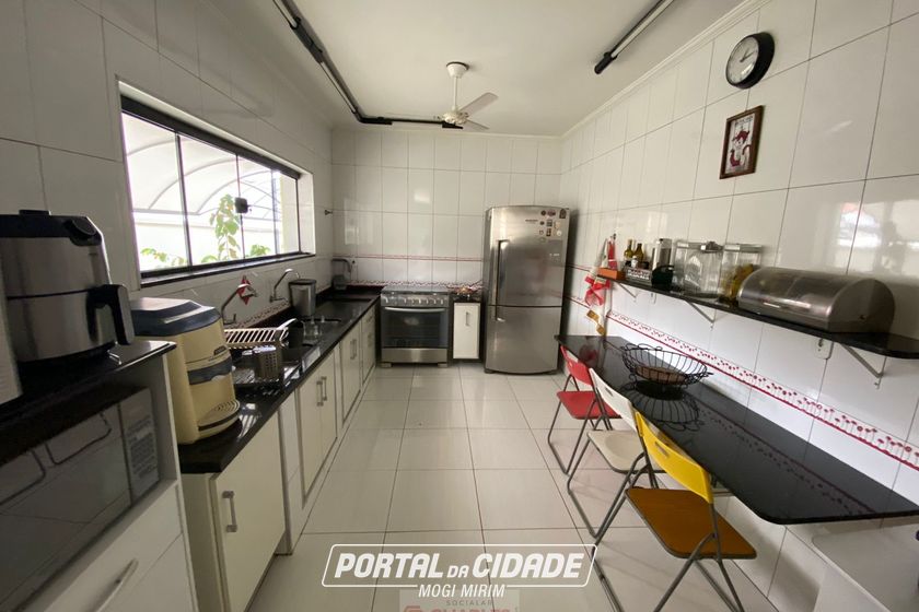 Casa &agrave; venda - 276m&sup2; - Centro