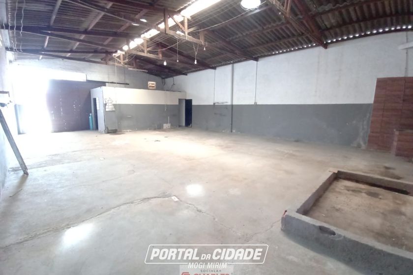 Sal&atilde;o Comercial para alugar - 190m&sup2; - Centro