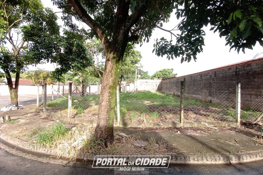 Terreno &agrave; venda - 10m&sup2; - Centro