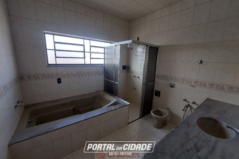 Casa para alugar - 268m&sup2; - Centro