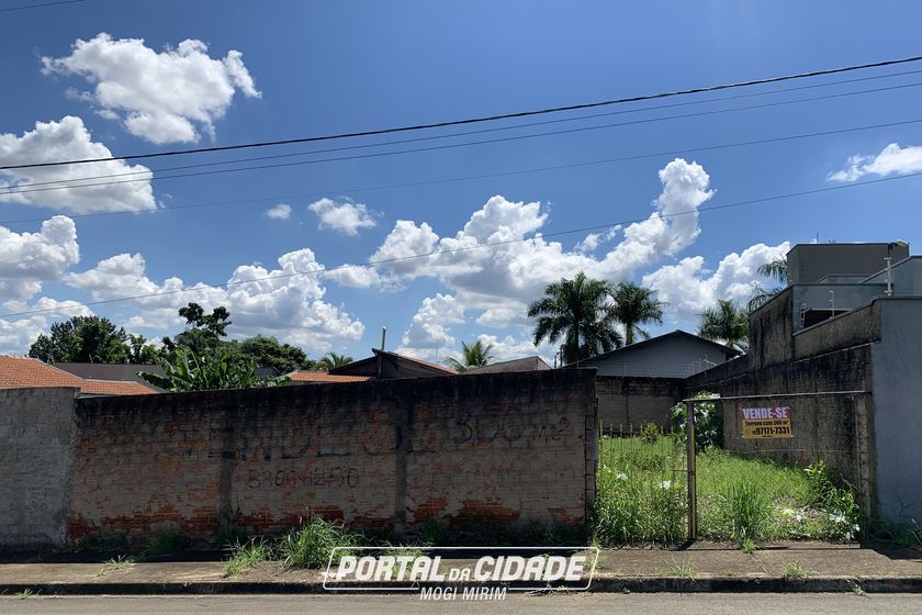 Terreno &agrave; venda - 300m&sup2; - Jardim Florida