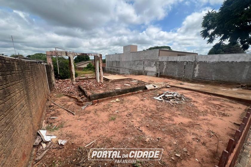 Terreno &agrave; venda - 444m&sup2; - Jardim Juraci