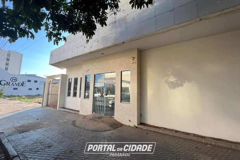 Sala Comercial &agrave; venda - 172m&sup2; - Centro