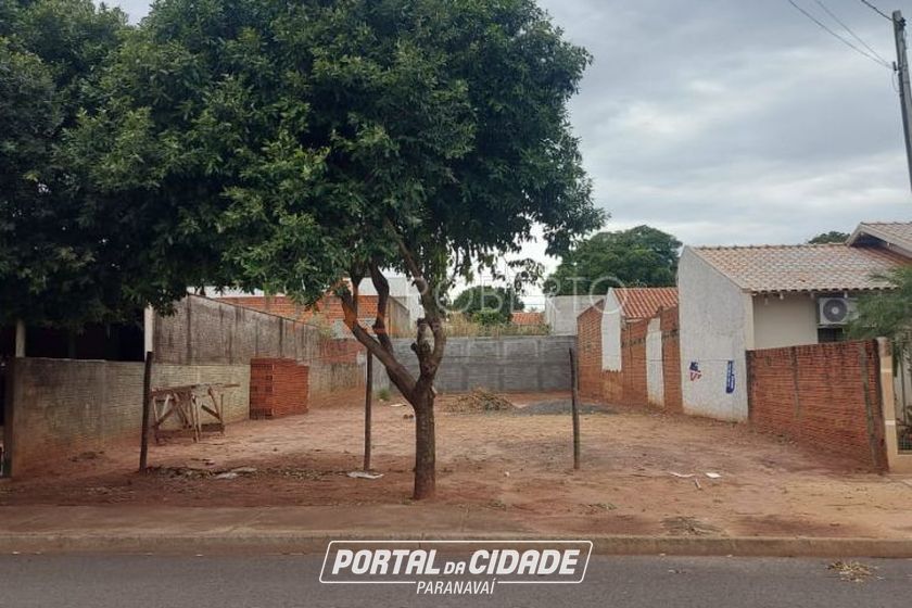 Terreno &agrave; venda - 440m&sup2; - Jardim Santos Dumont