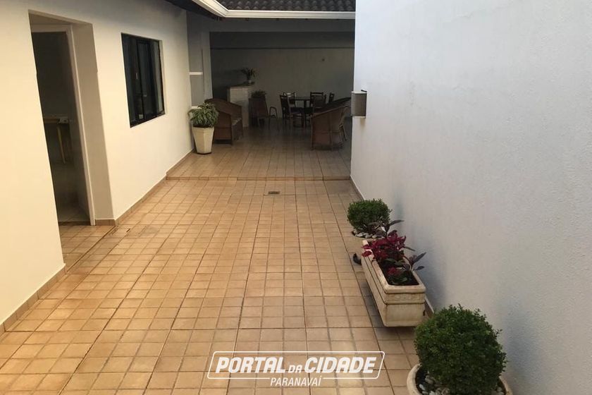 Casa &agrave; venda - 330m&sup2; - Centro