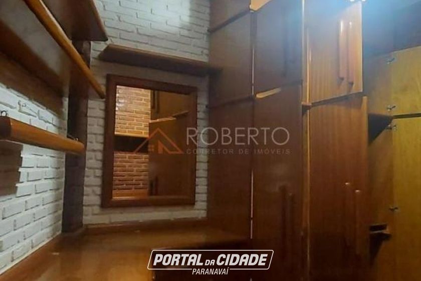 Sobrado &agrave; venda - 250m&sup2; - Centro