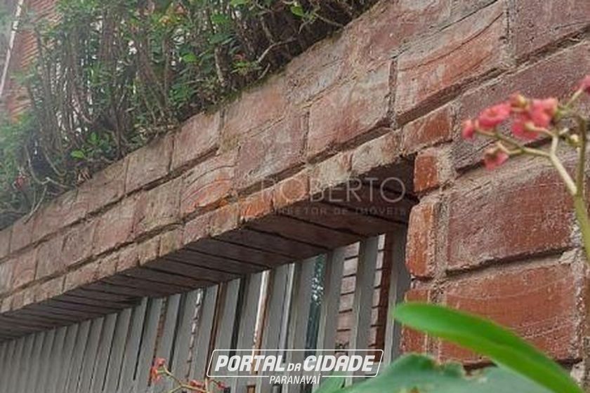 Sobrado &agrave; venda - 250m&sup2; - Centro