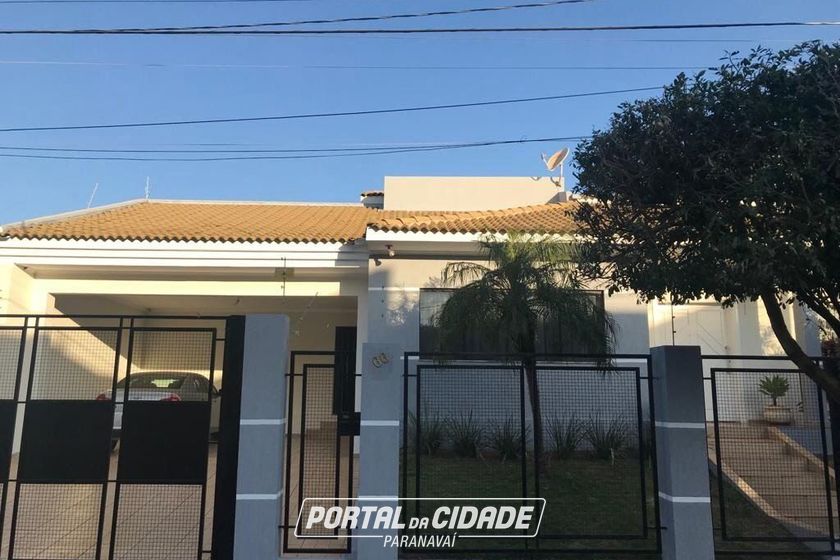 Casa &agrave; venda - 330m&sup2; - Centro