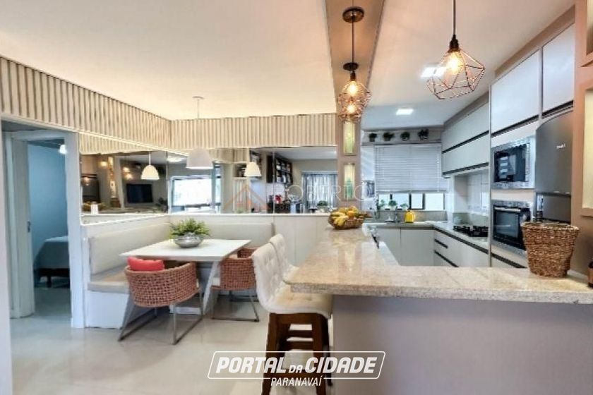 Apartamento &agrave; venda - 102m&sup2; - Meia Praia