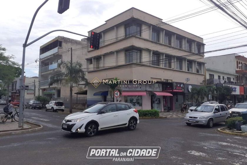 Sala Comercial &agrave; venda - 560m&sup2; - Centro