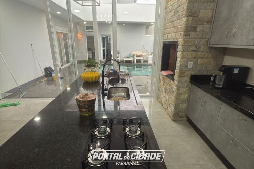 Casa &agrave; venda - 230m&sup2; - Condom&iacute;nio Arauc&aacute;ria