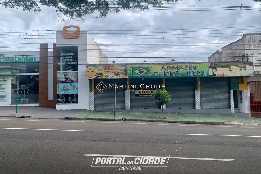 Sala Comercial &agrave; venda - 373m&sup2; - Centro