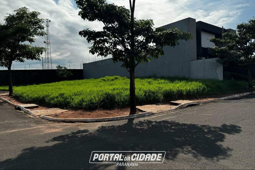 Terreno &agrave; venda - 406m&sup2; - Condom&iacute;nio Parthenon