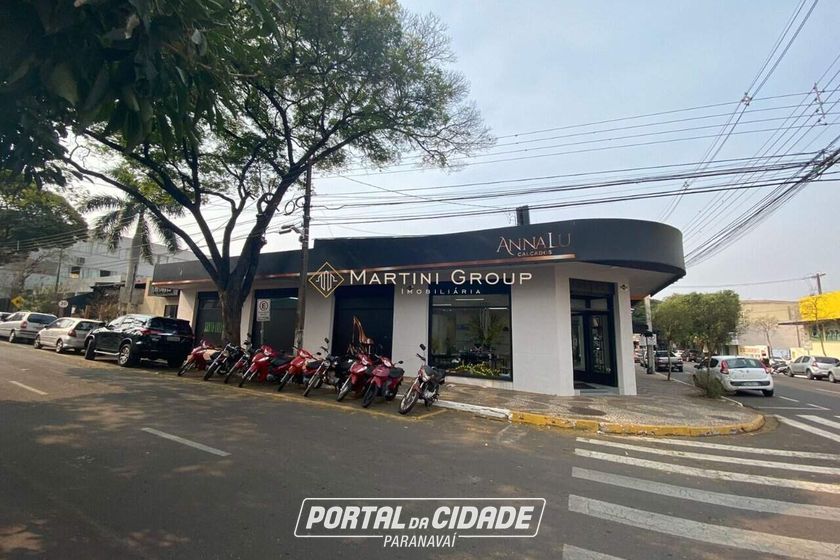 Sala Comercial &agrave; venda - 760m&sup2; - Centro