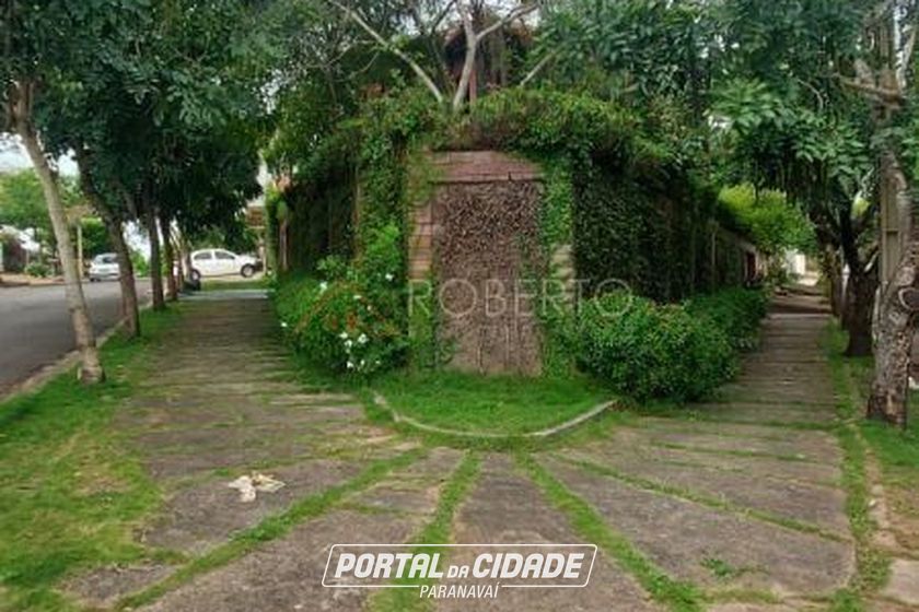 Sobrado &agrave; venda - 250m&sup2; - Centro