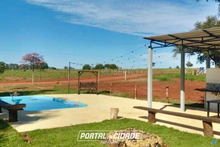 Ch&aacute;cara &agrave; venda - 4000m&sup2; - Centro