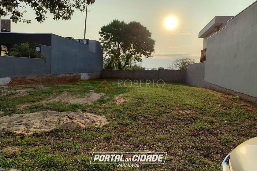 Terreno &agrave; venda - 450m&sup2; - Centro
