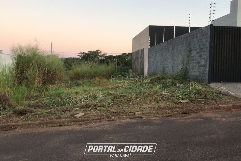 Terreno &agrave; venda - 150m&sup2; - Centro