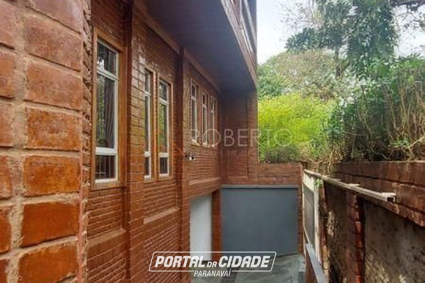 Sobrado &agrave; venda - 250m&sup2; - Centro