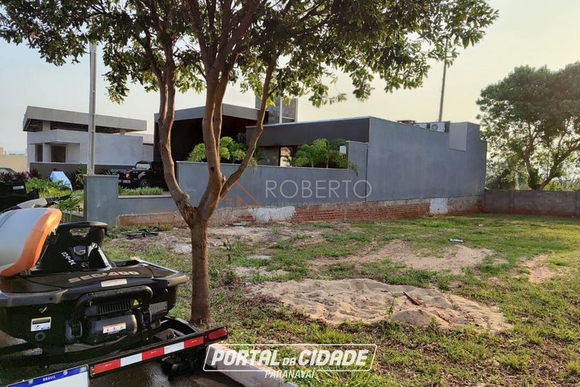 Terreno &agrave; venda - 450m&sup2; - Centro