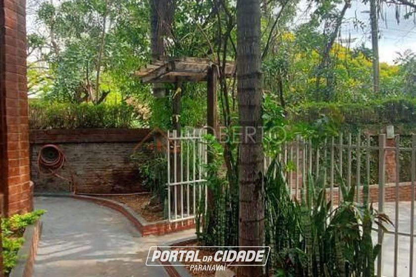 Sobrado &agrave; venda - 250m&sup2; - Centro