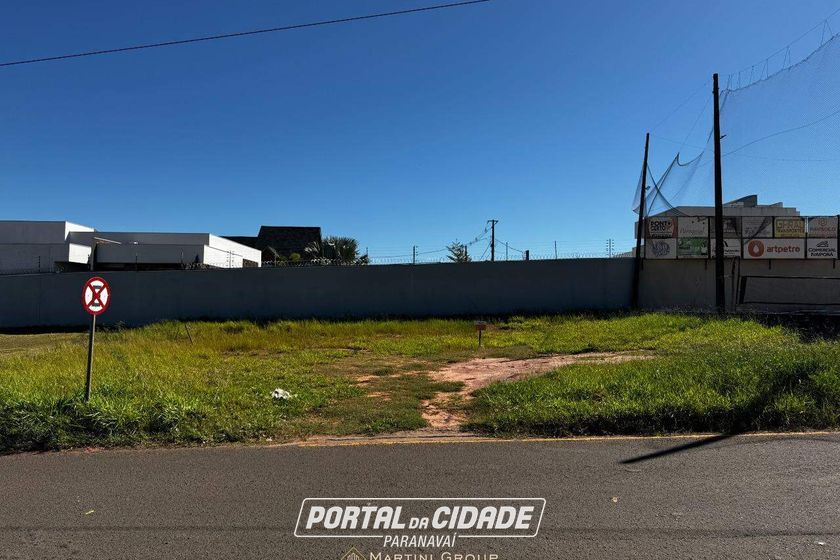 Terreno &agrave; venda - 302m&sup2; - Jardim Monte Cristo