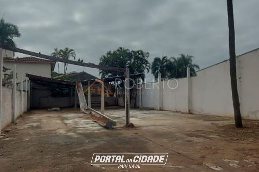 Terreno &agrave; venda - 330m&sup2; - Jardim Ibirapuera