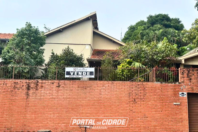 Terreno &agrave; venda - 450m&sup2; - Centro