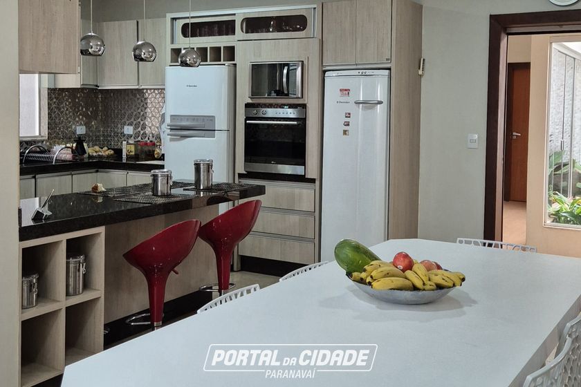 Casa &agrave; venda - 324m&sup2; - Centro
