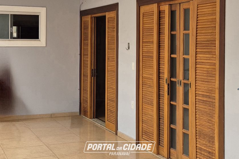 Casa &agrave; venda - 324m&sup2; - Centro