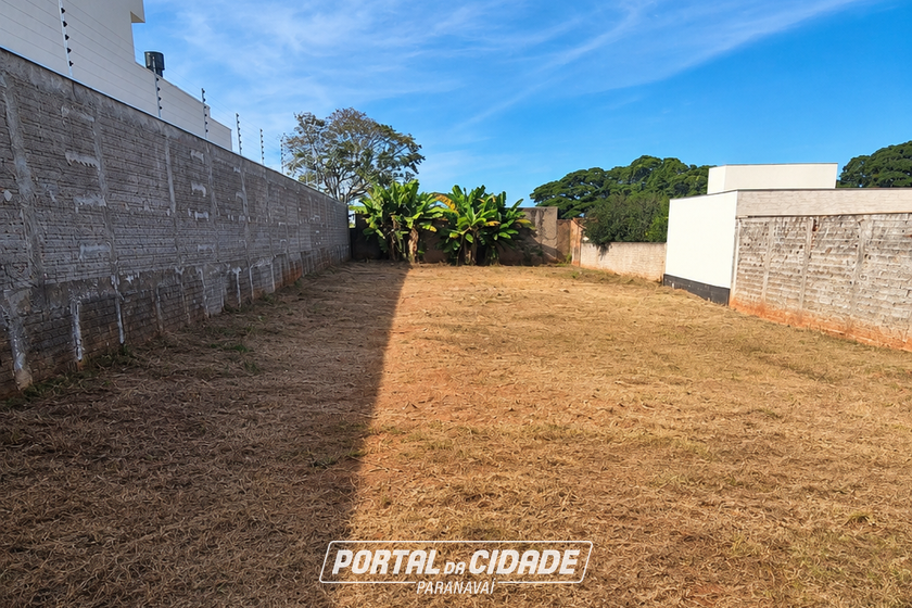Terreno &agrave; venda - 1m&sup2; - Centro