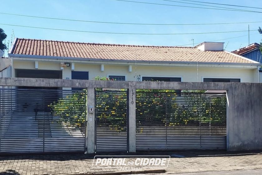 Casa &agrave; venda - 215m&sup2; - Centro