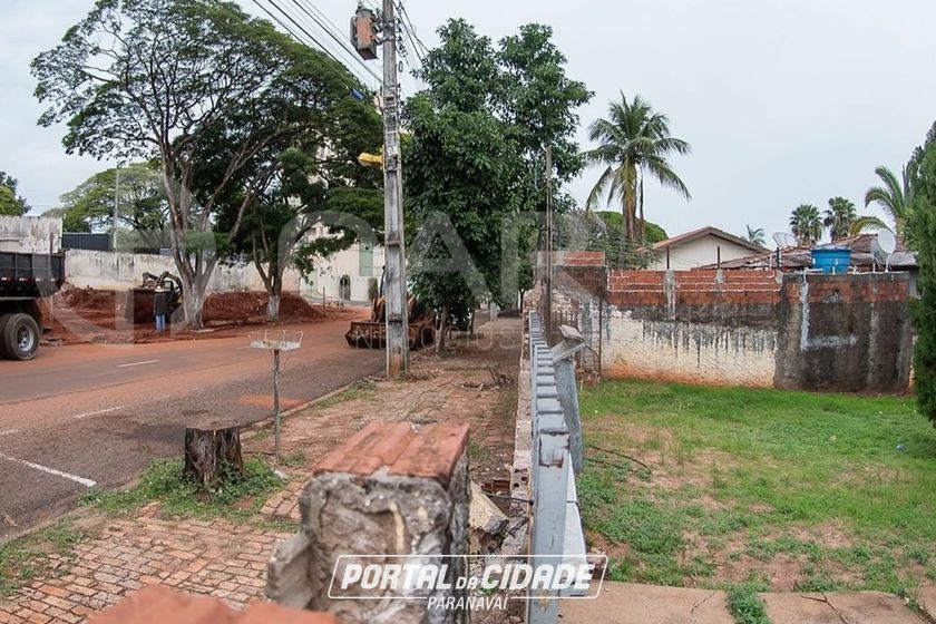 Terreno &agrave; venda - 637m&sup2; - Centro