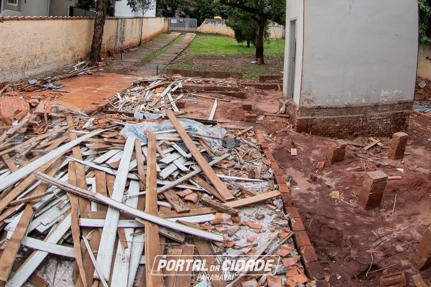 Terreno &agrave; venda - 637m&sup2; - Centro
