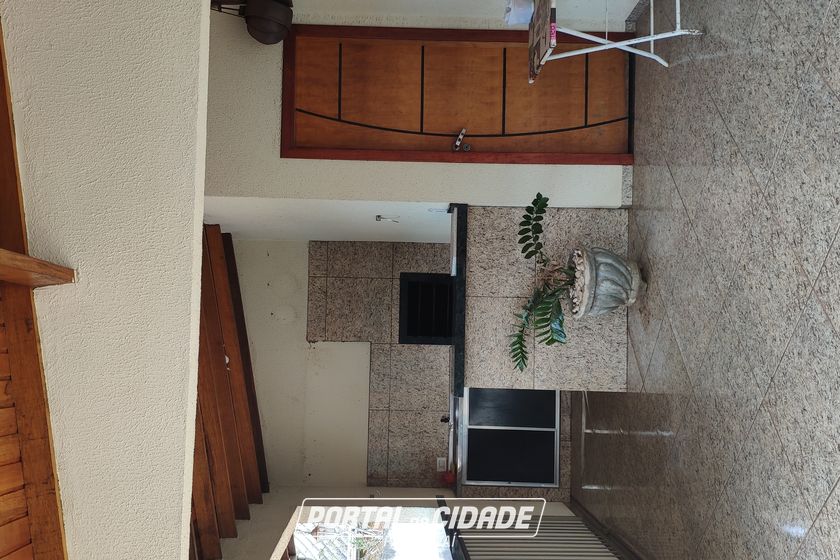 Casa &agrave; venda - 234m&sup2; - pr&oacute;xima a Unipar