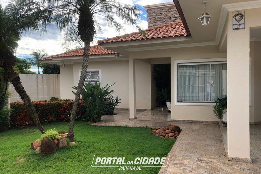 Casa &agrave; venda - 370m&sup2; - Jardim Santos Dumont 