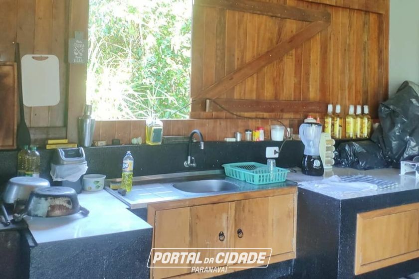 Ch&aacute;cara &agrave; venda - 2500m&sup2; - VILA RURAL AGUIA DOURADA