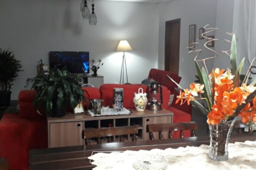 Casa &agrave; venda - 260m&sup2; - Itaguaj&eacute; 