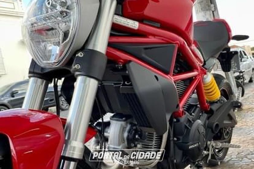 DUCATI MONSTER