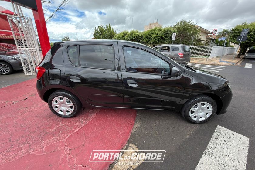 Renault SANDERO