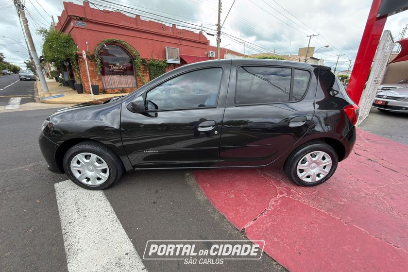 Renault SANDERO